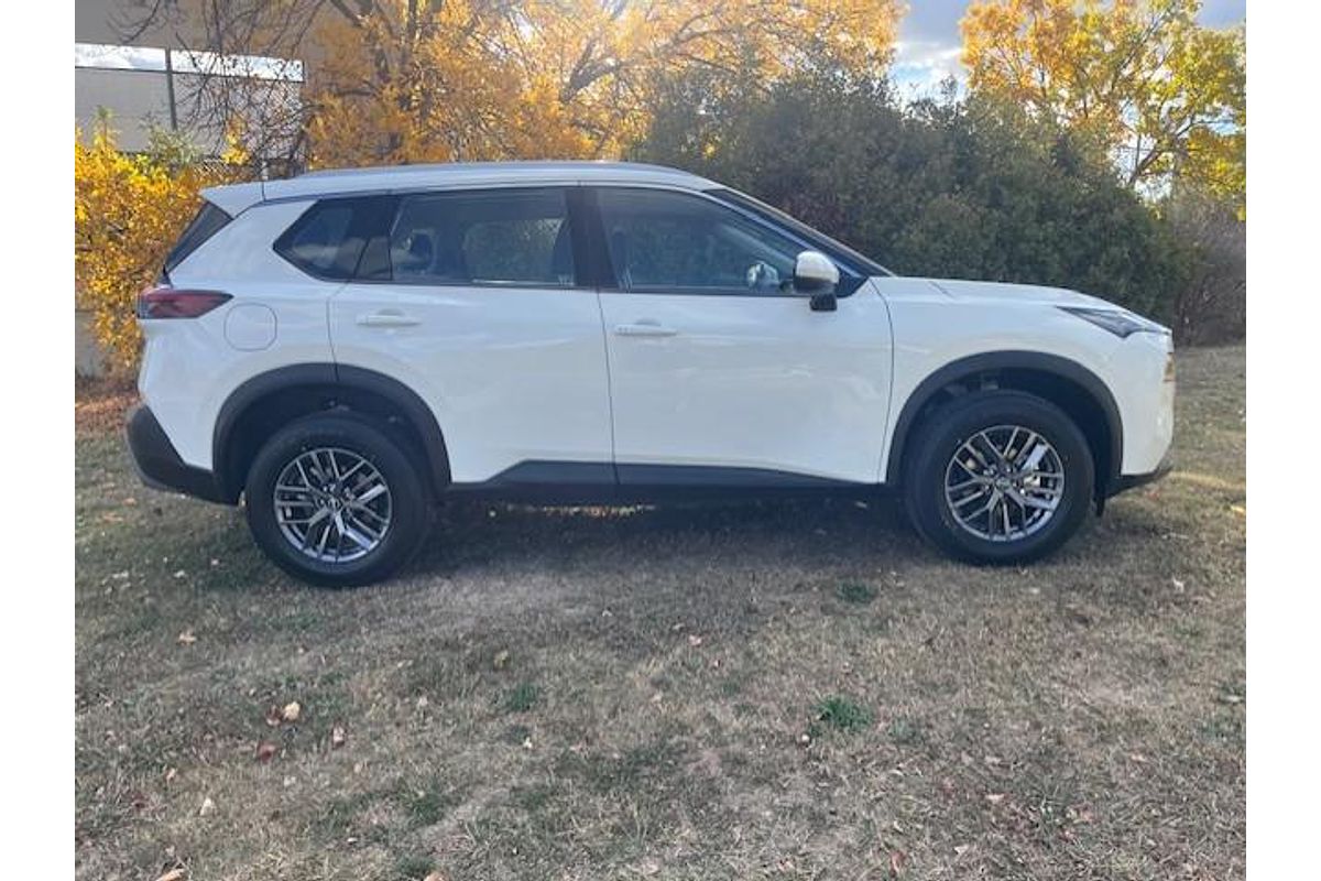 2025 Nissan X-TRAIL ST T33