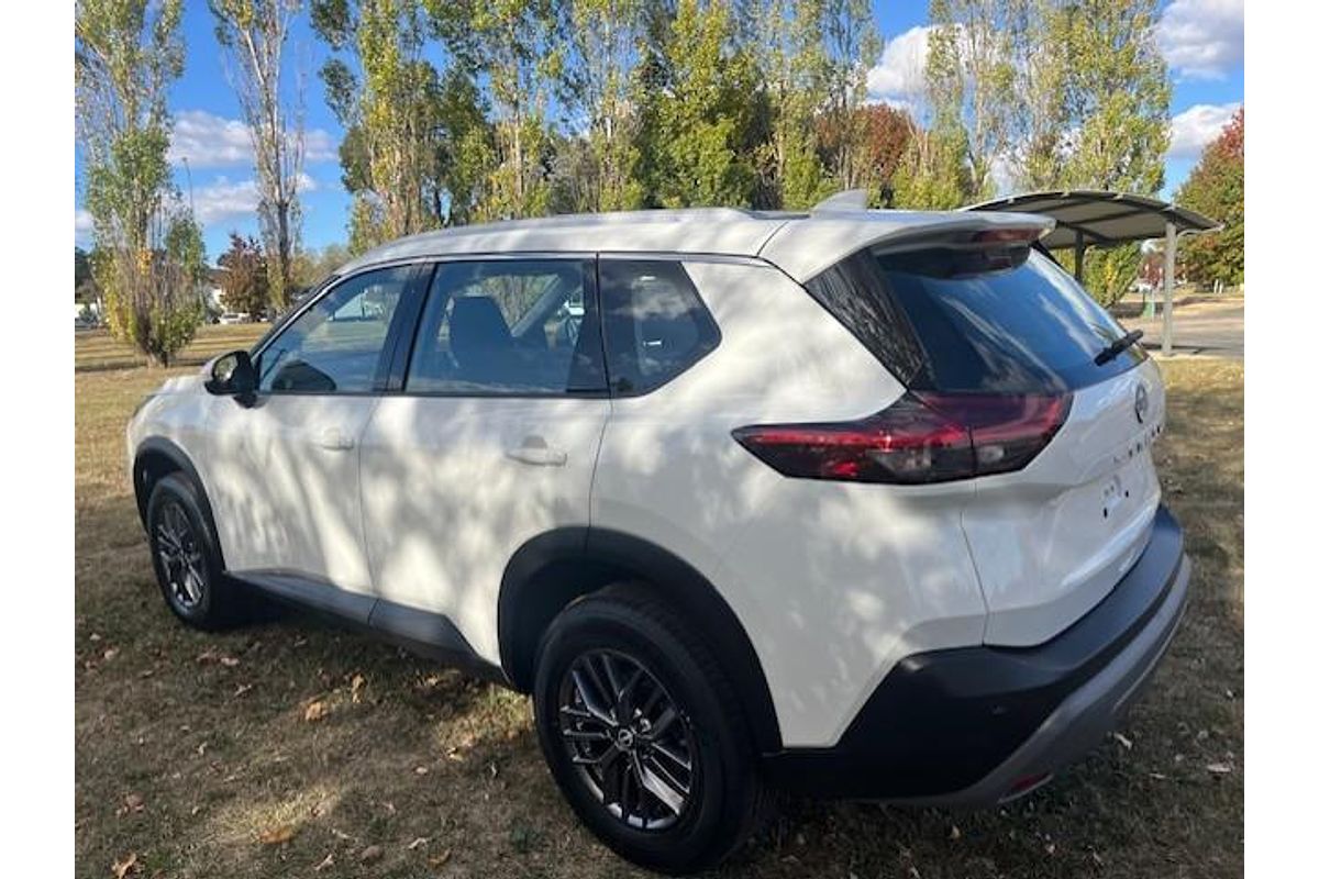 2025 Nissan X-TRAIL ST T33