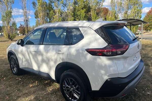 2025 Nissan X-TRAIL ST T33