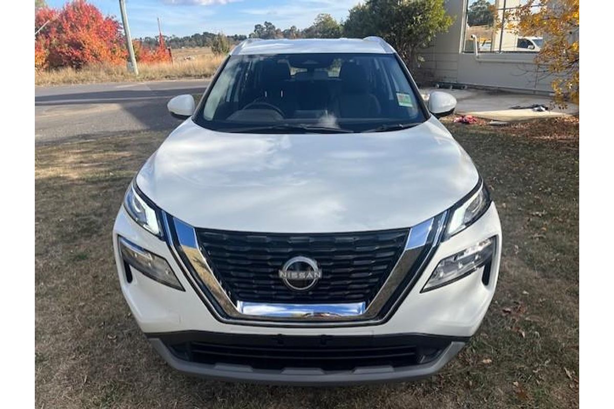 2025 Nissan X-TRAIL ST T33