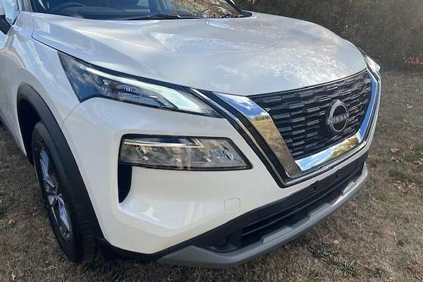 2025 Nissan X-TRAIL ST T33