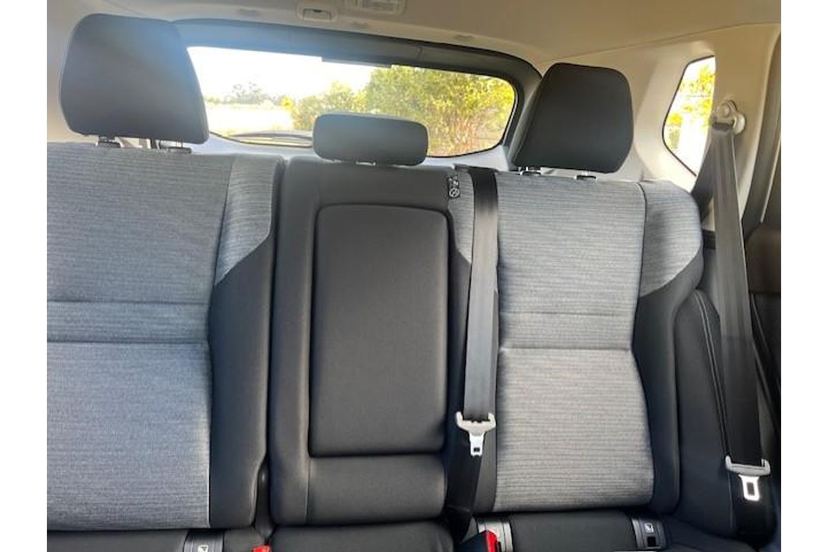 2025 Nissan X-TRAIL ST T33