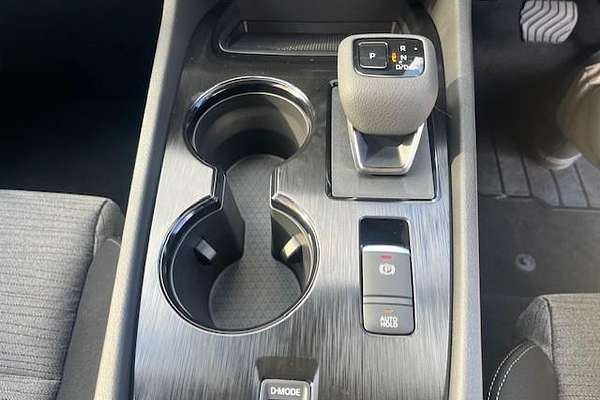 2025 Nissan X-TRAIL ST T33