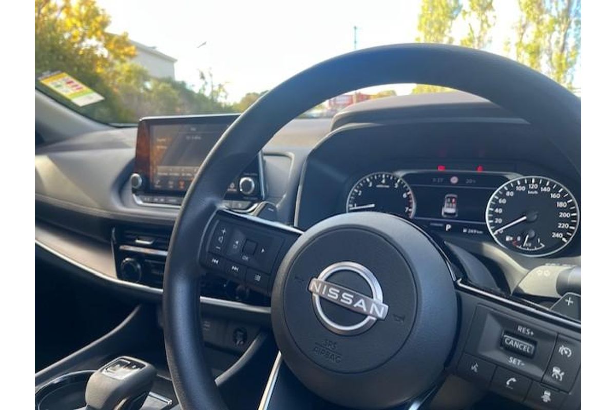 2025 Nissan X-TRAIL ST T33