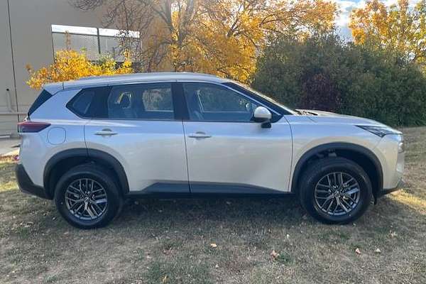 2025 Nissan X-TRAIL ST T33