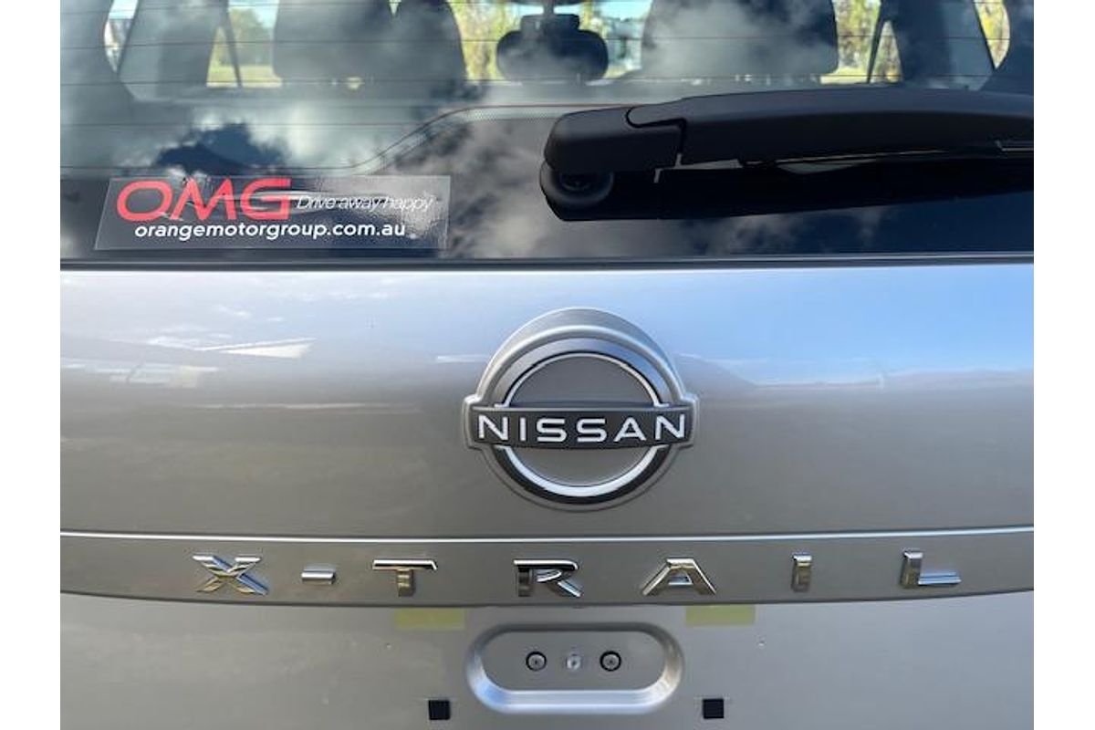 2025 Nissan X-TRAIL ST T33