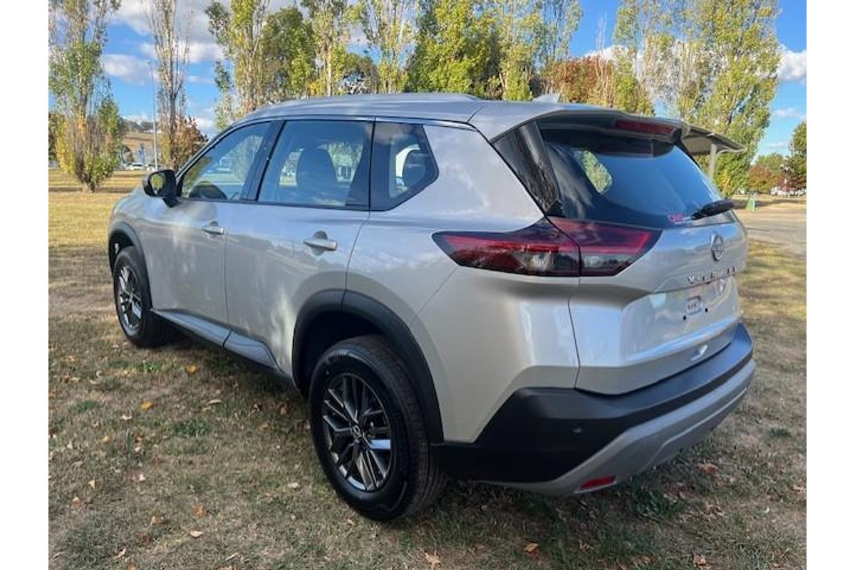 2025 Nissan X-TRAIL ST T33