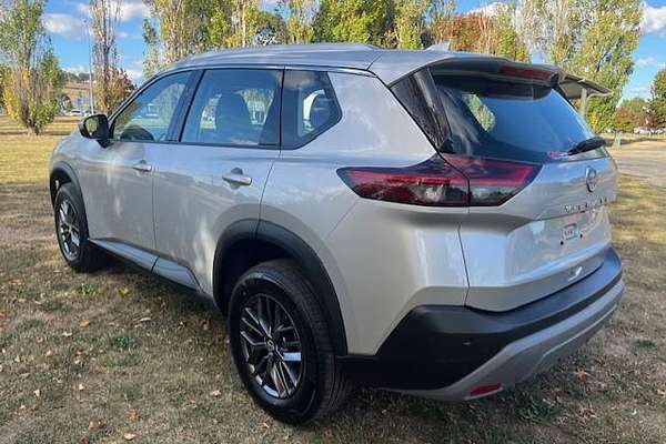 2025 Nissan X-TRAIL ST T33