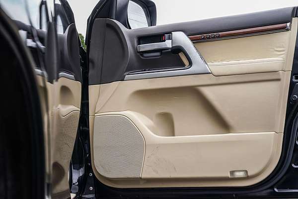 2017 Toyota Landcruiser Sahara VDJ200R