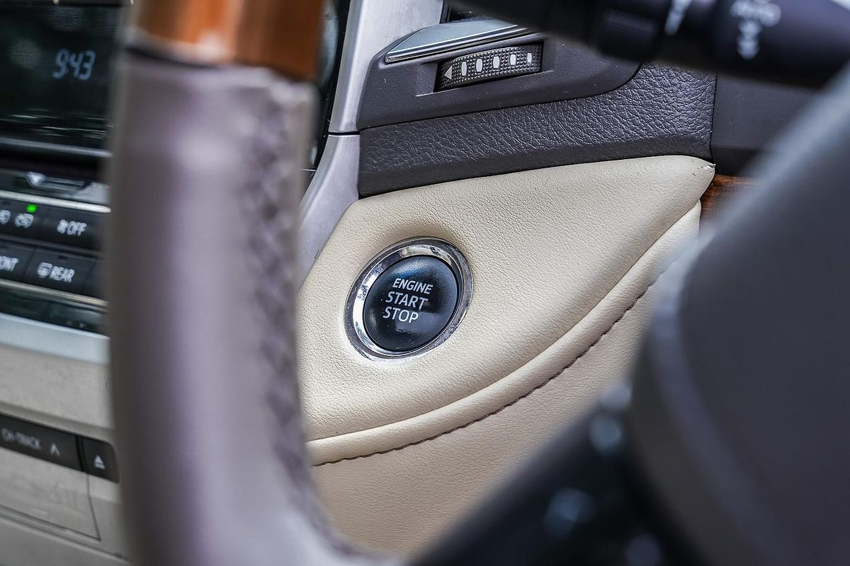 2017 Toyota Landcruiser Sahara VDJ200R