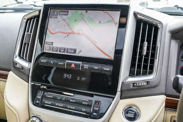 2017 Toyota Landcruiser Sahara VDJ200R