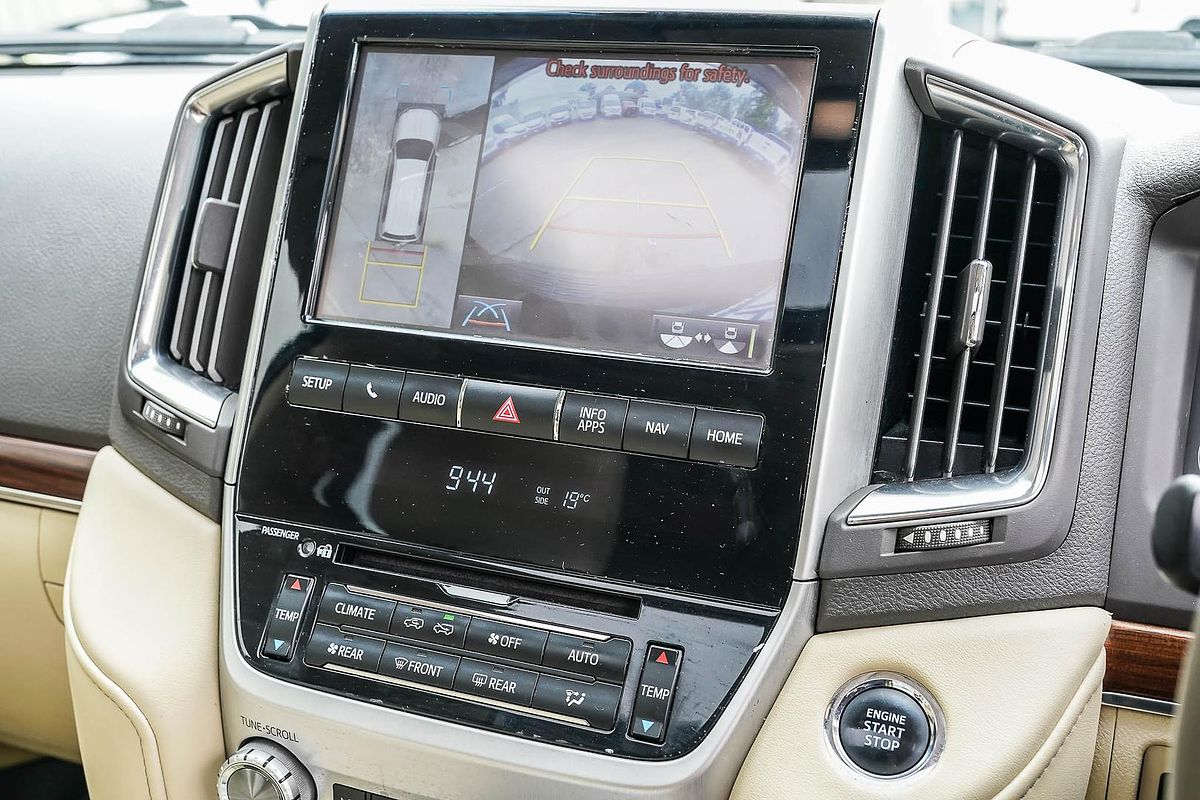 2017 Toyota Landcruiser Sahara VDJ200R