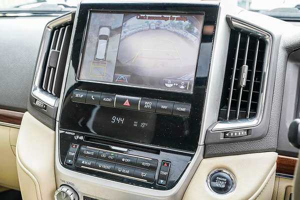 2017 Toyota Landcruiser Sahara VDJ200R