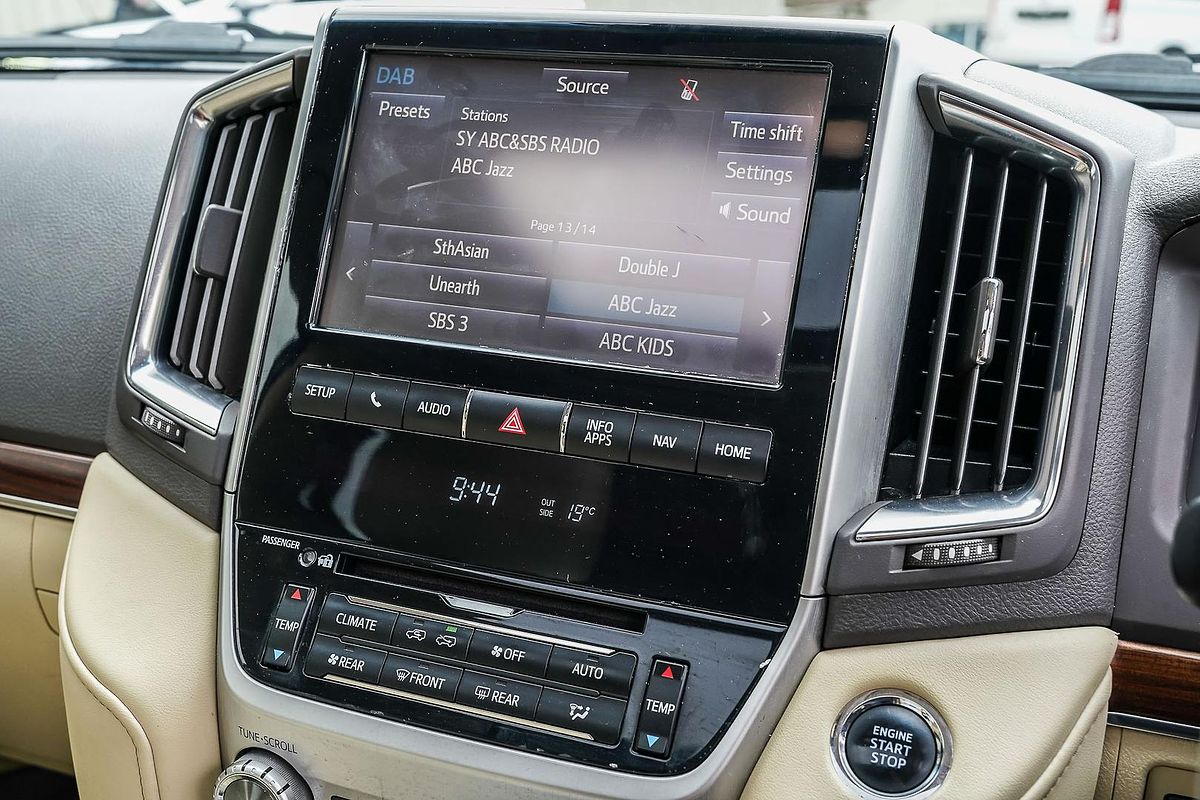 2017 Toyota Landcruiser Sahara VDJ200R