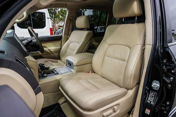 2017 Toyota Landcruiser Sahara VDJ200R