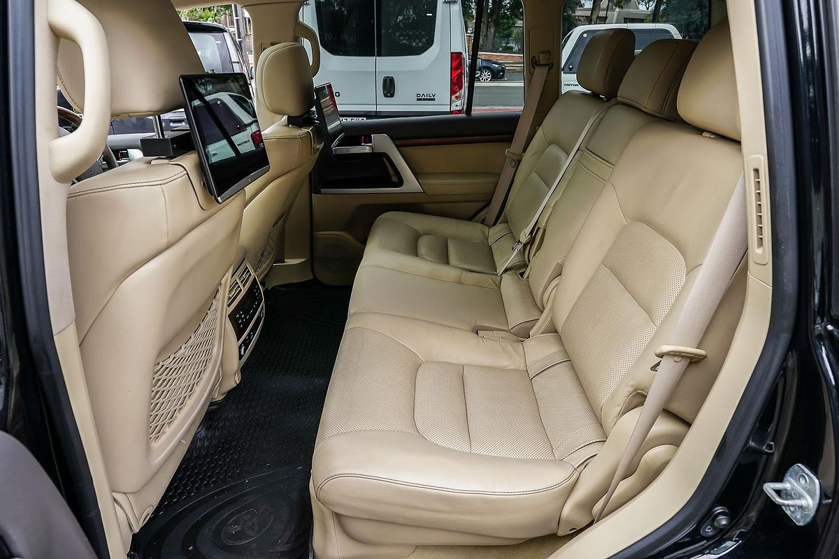 2017 Toyota Landcruiser Sahara VDJ200R