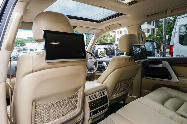 2017 Toyota Landcruiser Sahara VDJ200R