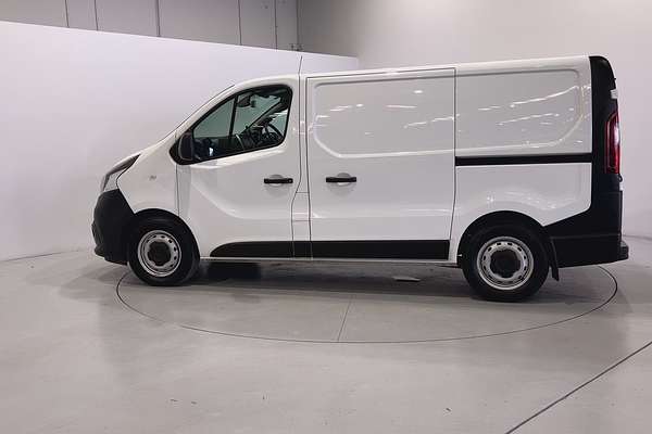 2022 Mitsubishi Express GLX SN SWB