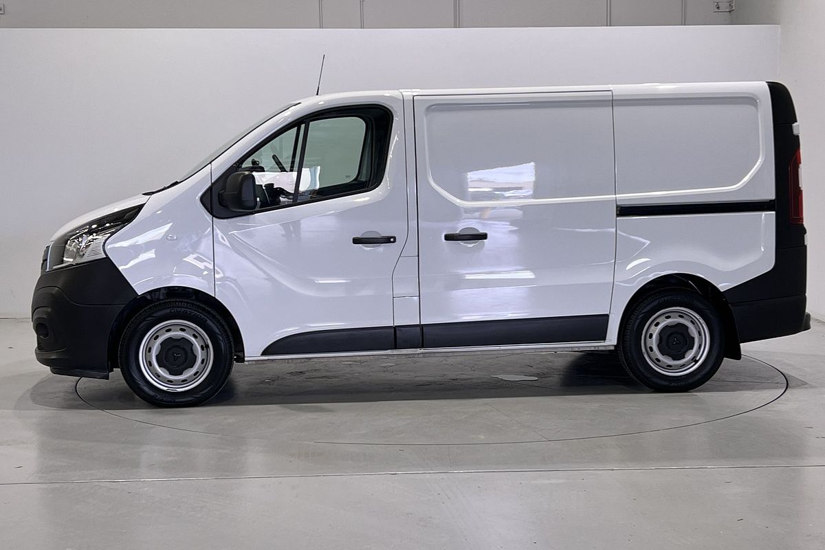 2022 Mitsubishi Express GLX SN SWB