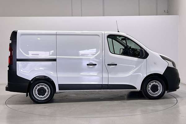 2022 Mitsubishi Express GLX SN SWB