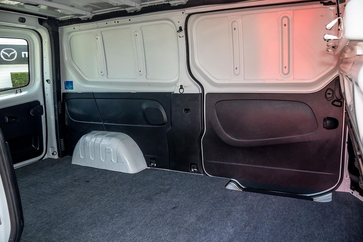 2022 Mitsubishi Express GLX+ SN LWB