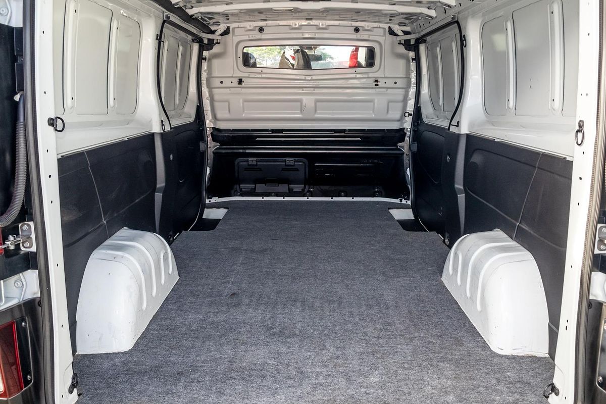 2022 Mitsubishi Express GLX+ SN LWB