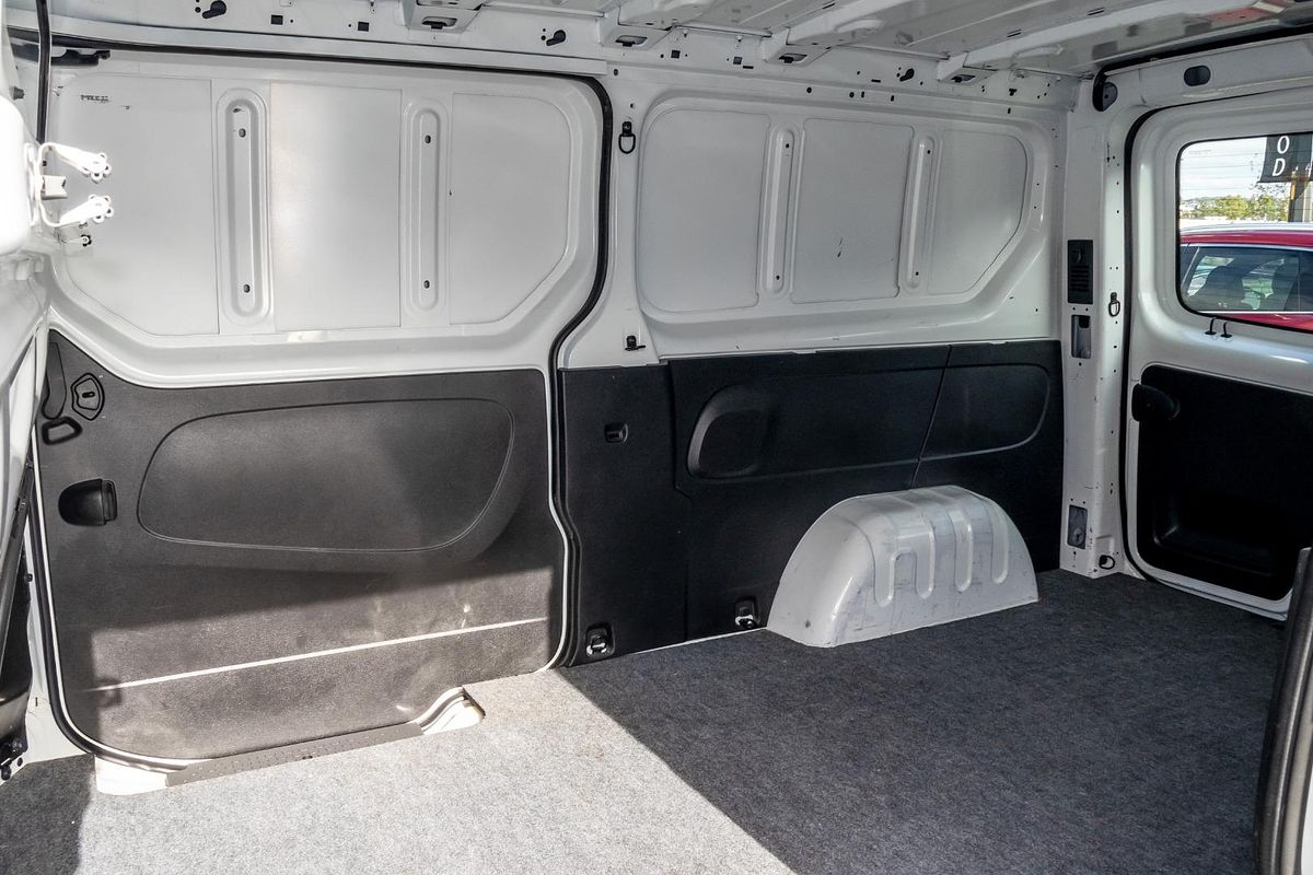2022 Mitsubishi Express GLX+ SN LWB