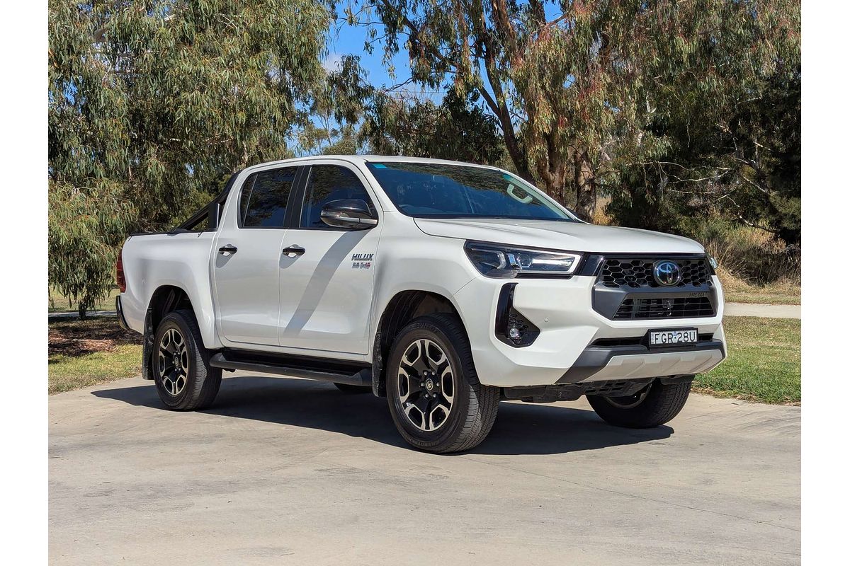 2024 Toyota Hilux SR5 48V GUN126R 4X4