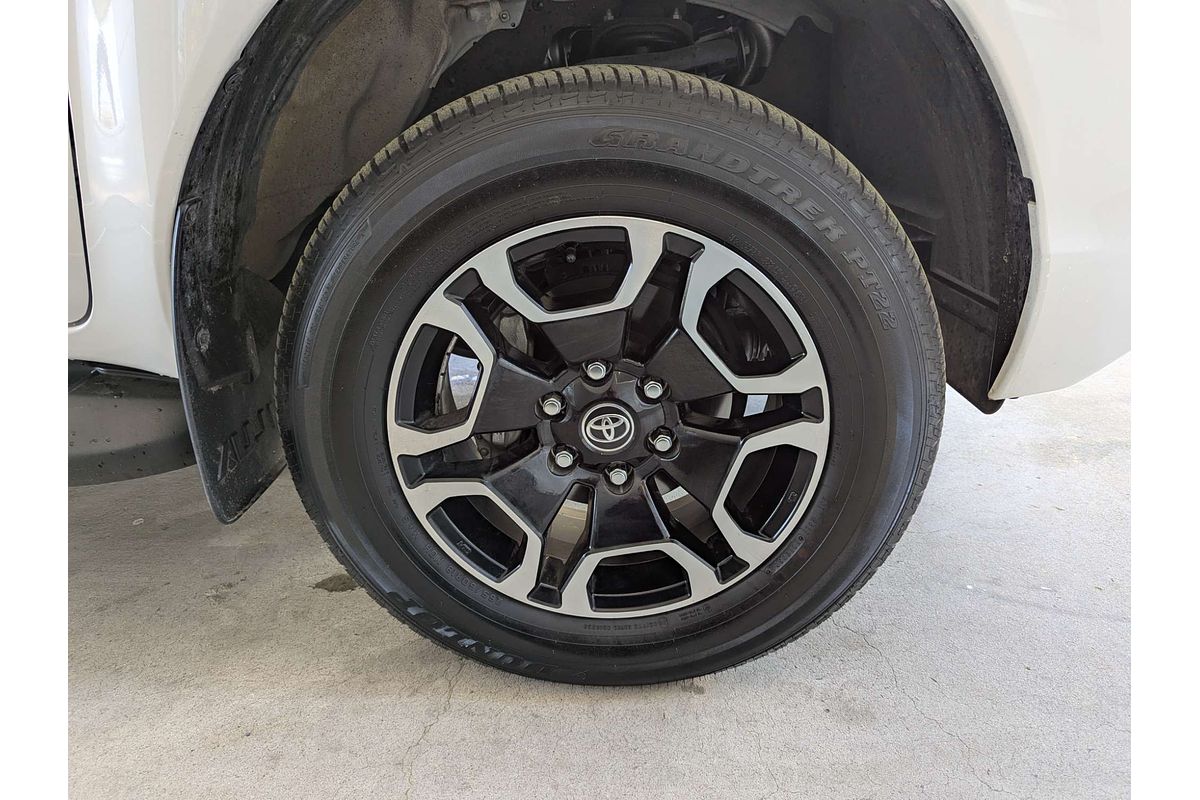 2024 Toyota Hilux SR5 48V GUN126R 4X4
