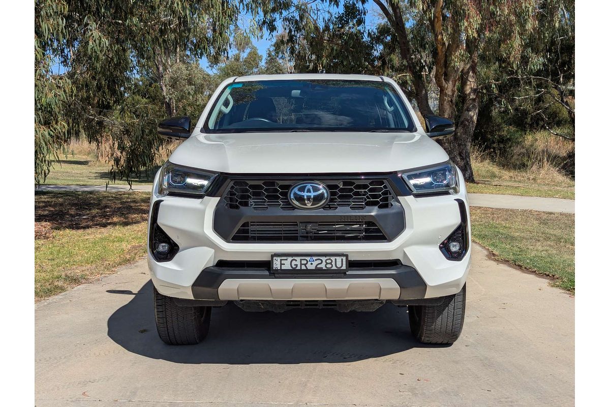 2024 Toyota Hilux SR5 48V GUN126R 4X4