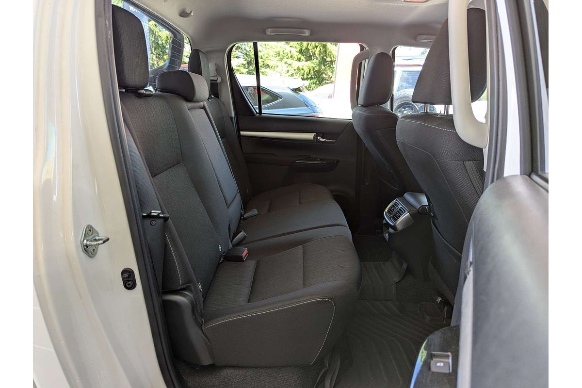 2024 Toyota Hilux SR5 48V GUN126R 4X4