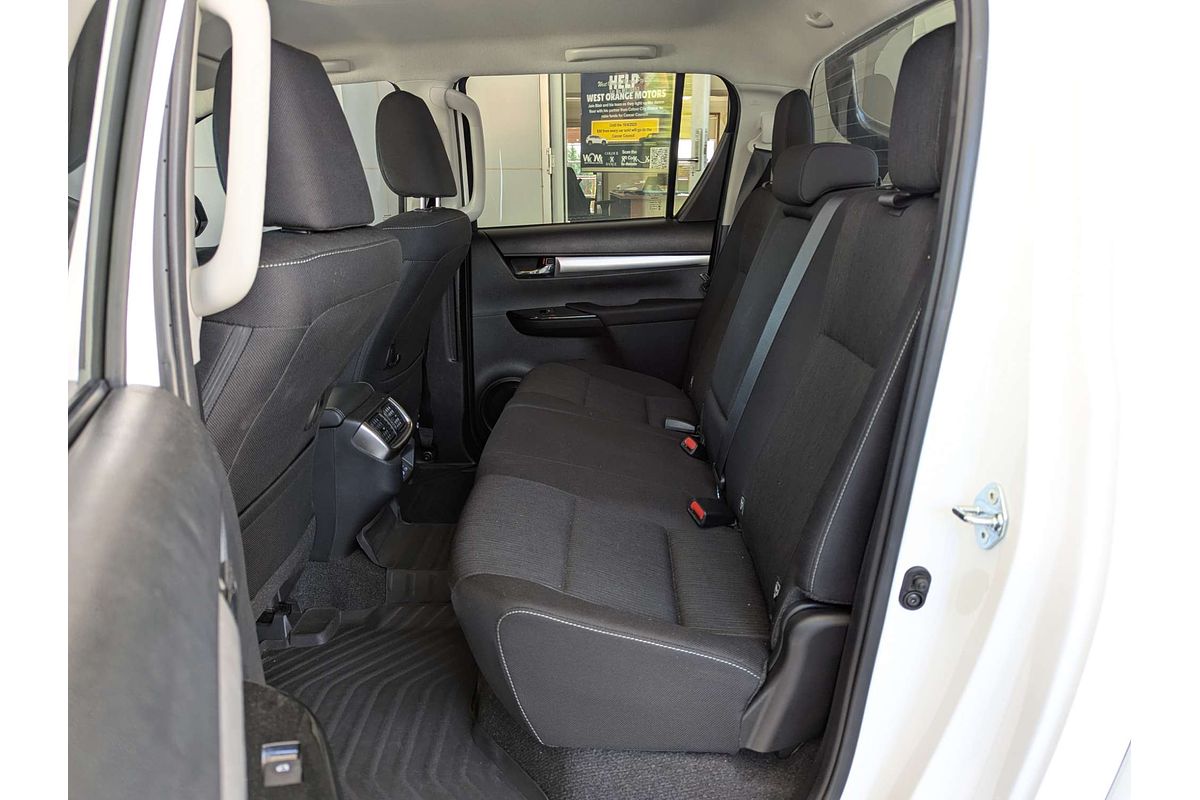 2024 Toyota Hilux SR5 48V GUN126R 4X4