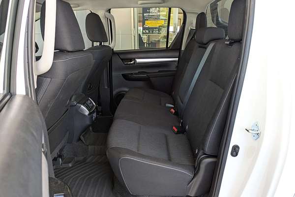2024 Toyota Hilux SR5 48V GUN126R 4X4