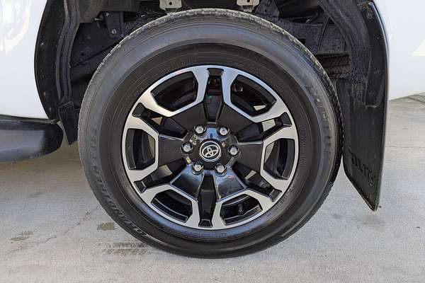 2024 Toyota Hilux SR5 48V GUN126R 4X4