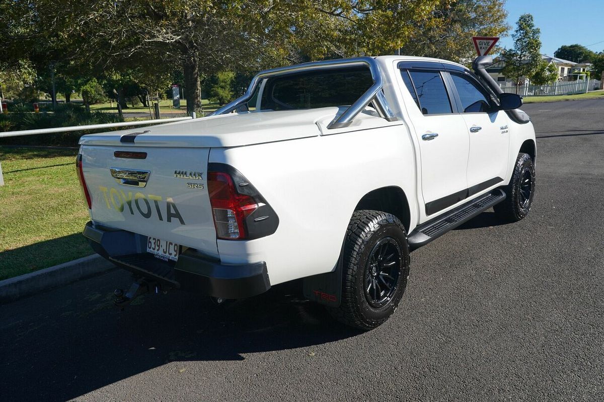 2017 Toyota Hilux SR5 (4x4) GUN126R 4X4