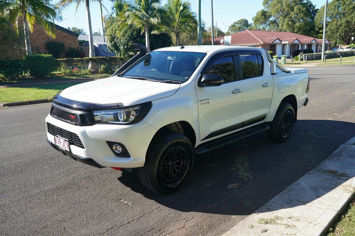 2017 Toyota Hilux SR5 (4x4) GUN126R 4X4