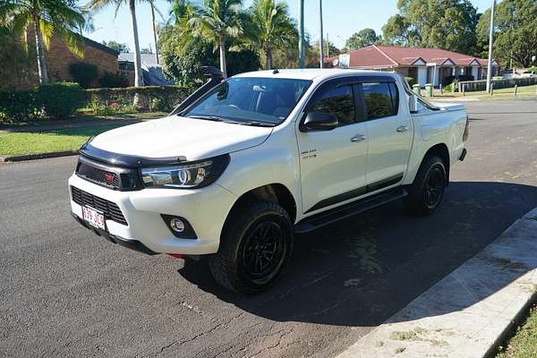 2017 Toyota Hilux SR5 (4x4) GUN126R 4X4