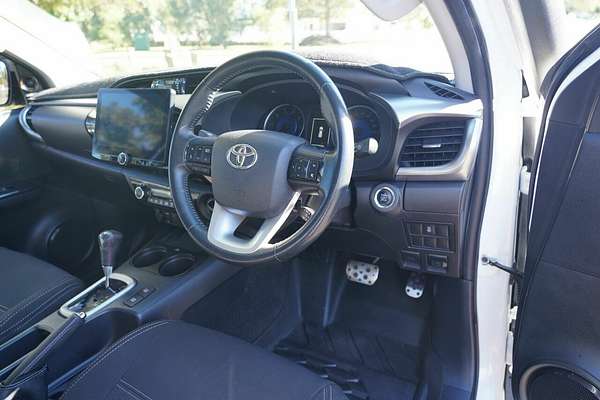 2017 Toyota Hilux SR5 (4x4) GUN126R 4X4