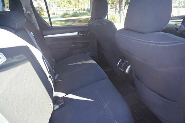 2017 Toyota Hilux SR5 (4x4) GUN126R 4X4