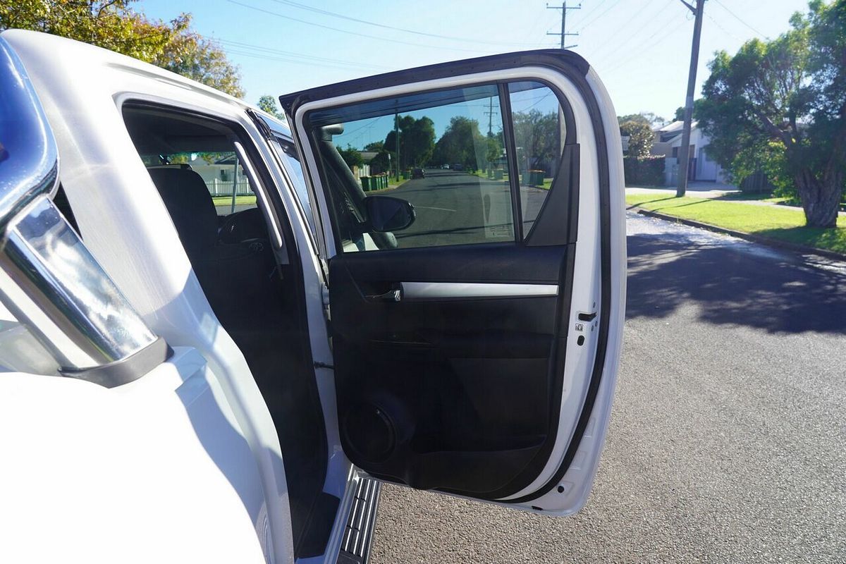 2017 Toyota Hilux SR5 (4x4) GUN126R 4X4