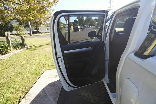 2017 Toyota Hilux SR5 (4x4) GUN126R 4X4