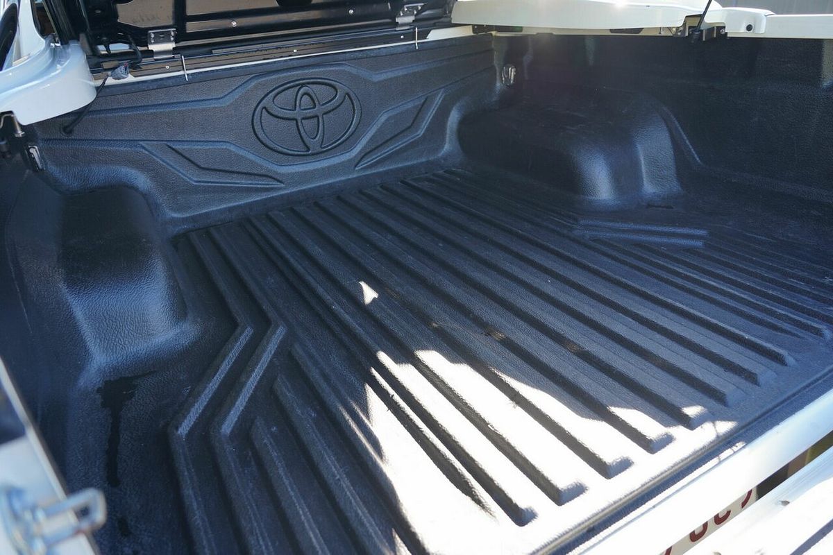 2017 Toyota Hilux SR5 (4x4) GUN126R 4X4