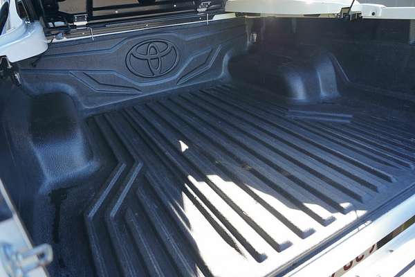 2017 Toyota Hilux SR5 (4x4) GUN126R 4X4