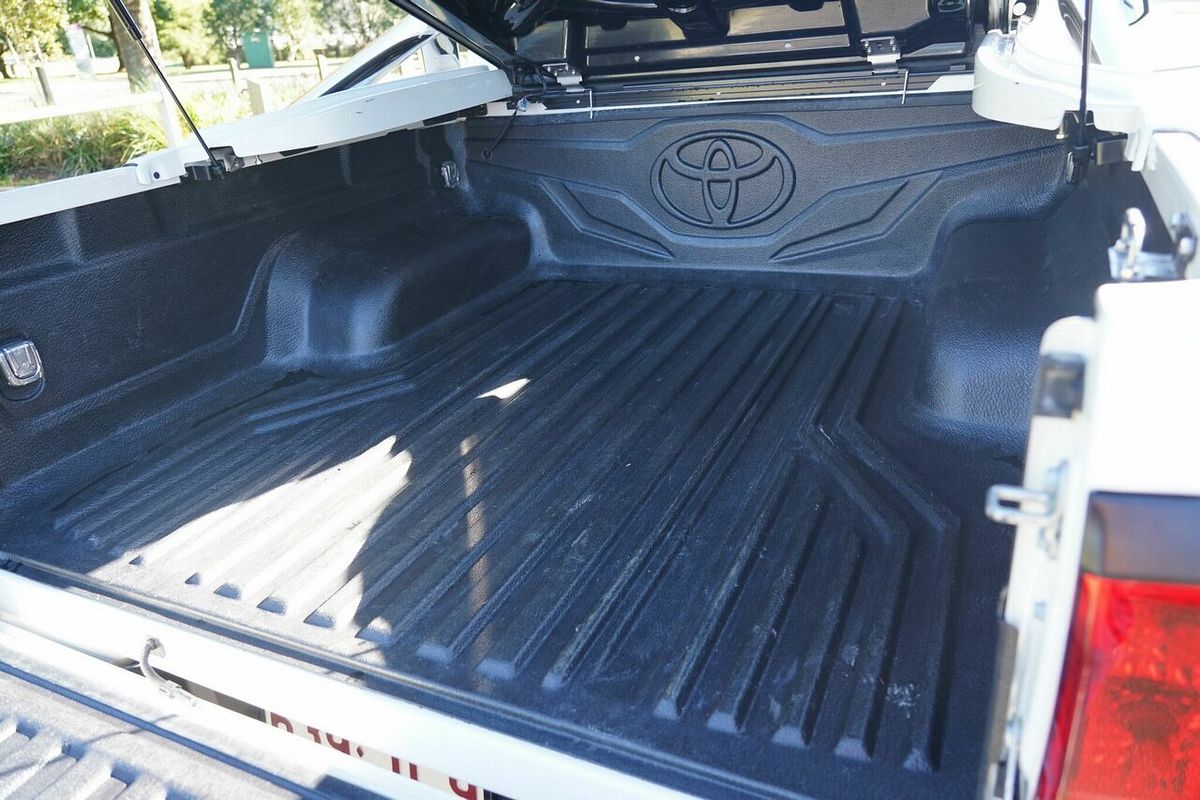 2017 Toyota Hilux SR5 (4x4) GUN126R 4X4