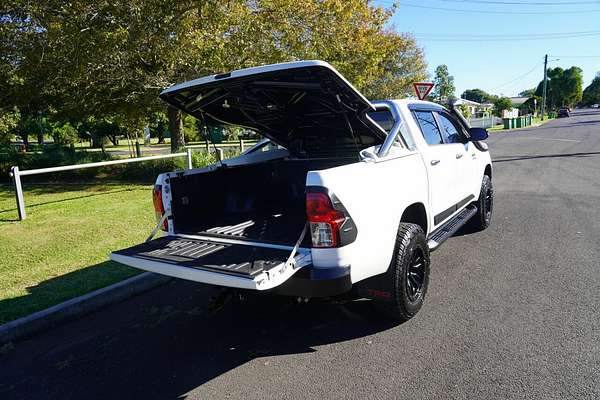 2017 Toyota Hilux SR5 (4x4) GUN126R 4X4