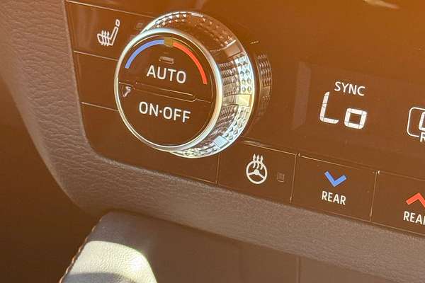 2024 Mitsubishi Outlander Exceed Tourer ZM
