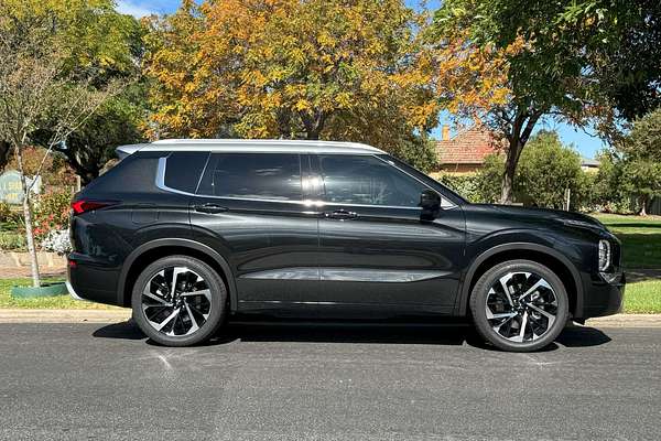 2024 Mitsubishi Outlander Exceed Tourer ZM