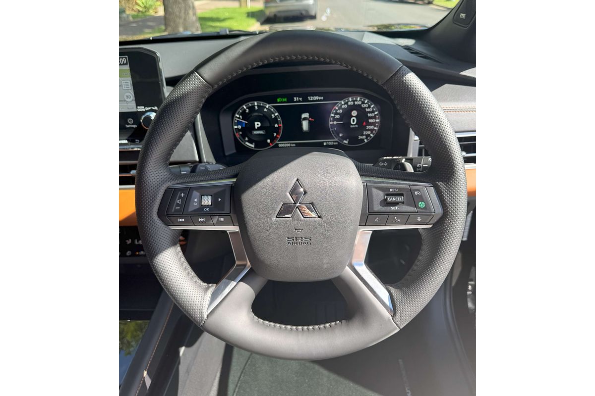 2024 Mitsubishi Outlander Exceed Tourer ZM