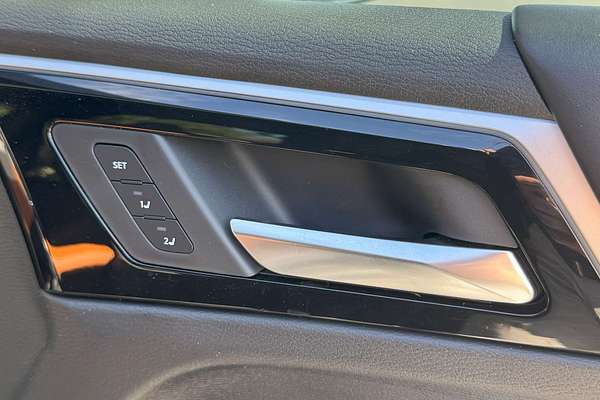2024 Mitsubishi Outlander Exceed Tourer ZM