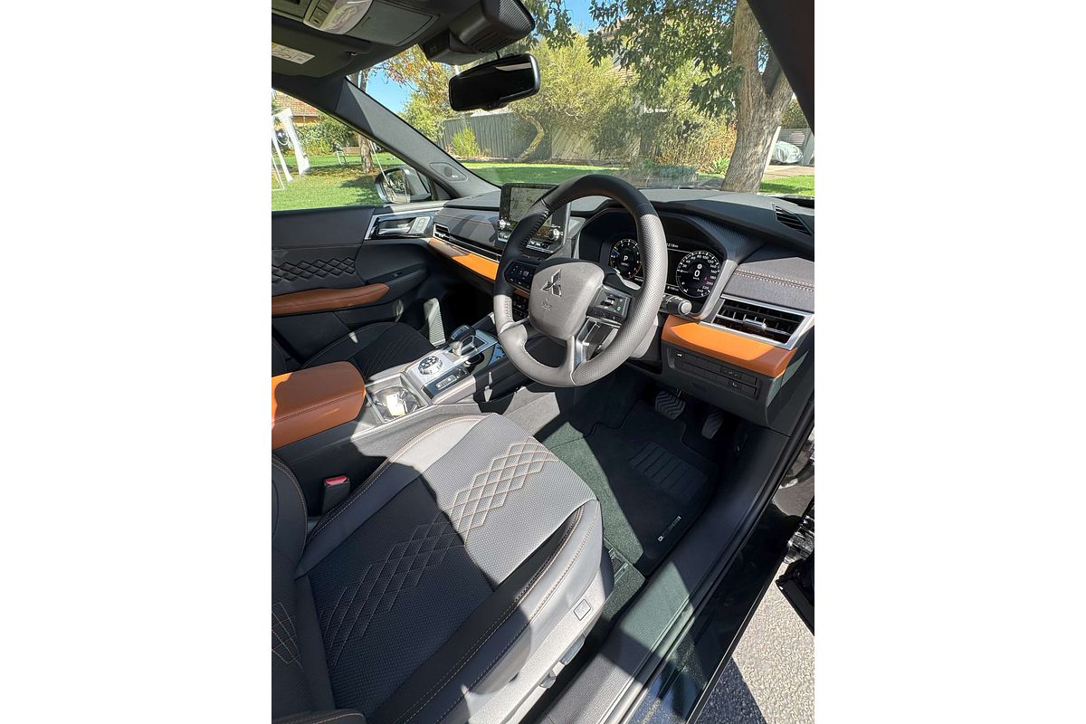 2024 Mitsubishi Outlander Exceed Tourer ZM